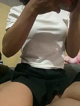 Trangbabylove online show from May 2026 11:23:01 PM