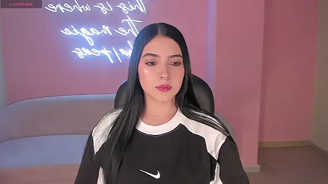 Snapshot of HaileyRoss_ chatting on July 2026 10:45:01 PM HaileyRoss online show from July 2026 10:45:01 PM