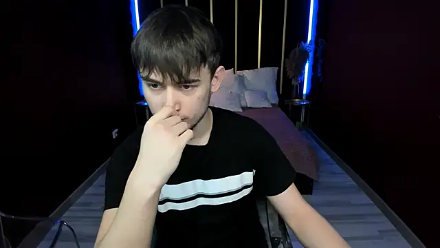 Snapshot of AlejandroEllias chatting on January 2026 04:06:01 AM AlejandroEllias online show from January 2026 04:06:01 AM