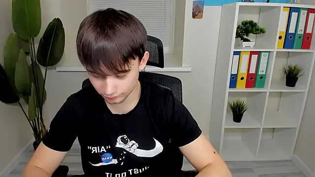 Snapshot of AlejandroEllias chatting on February 2026 06:57:02 PM AlejandroEllias online show from February 2026 06:57:02 PM