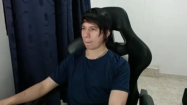 Snapshot of Daniell_Young chatting on November 2025 07:35:02 AM Daniell Young online show from November 2025 07:35:02 AM