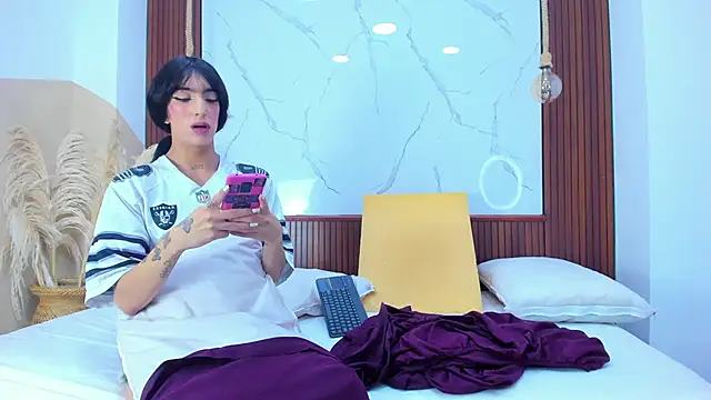 Snapshot of Loversinfire2 chatting on December 2025 08:38:02 PM Loversinfire2 online show from December 2025 08:38:02 PM