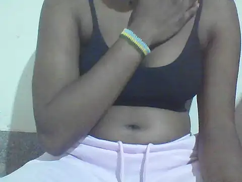 Snapshot of StormzyLeila chatting on November 2025 03:05:02 AM StormzyLeila online show from November 2025 03:05:02 AM