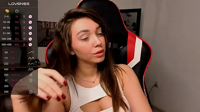 Emilia mala online show from November 2025 07:28:01 PM