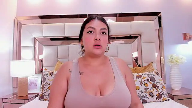 Snapshot of emma_stoonne chatting on November 2025 06:52:01 PM emma stoonne online show from November 2025 06:52:01 PM