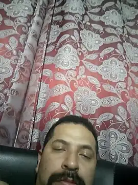 Snapshot of BuskedFester chatting on December 2025 05:26:01 AM BuskedFester online show from December 2025 05:26:01 AM