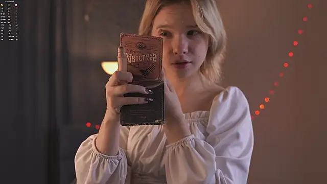 PhillisEsplin online show from December 2025 07:29:02 PM