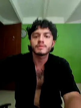 Snapshot of LiamArias_0 chatting on November 2025 11:32:01 PM LiamArias 0 online show from November 2025 11:32:01 PM