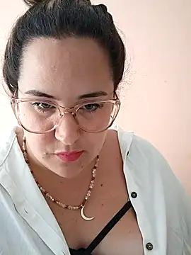 Snapshot of iviiiiiiiiiii chatting on November 2025 07:06:01 PM iviiiiiiiiiii online show from November 2025 07:06:01 PM