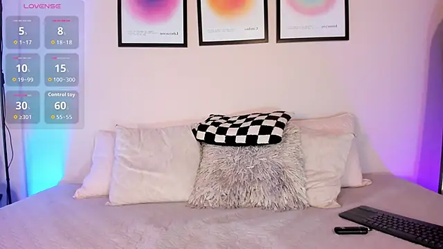 Snapshot of Sofi_vega77 chatting on April 2026 11:27:02 AM Sofi vega77 online show from April 2026 11:27:02 AM