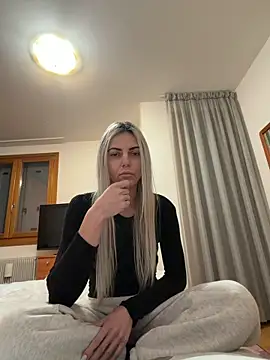 feliciafelon online show from February 2026 06:06:01 PM