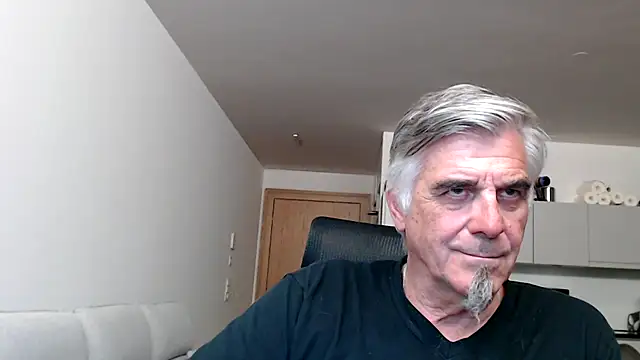 Buidapest online show from May 2026 03:58:02 AM
