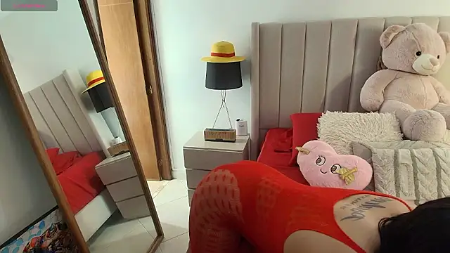 Snapshot of Emyii_ chatting on February 2026 02:13:02 PM Emyii online show from February 2026 02:13:02 PM