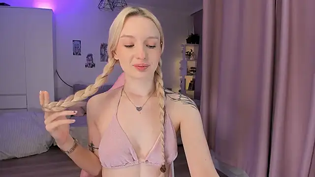 Tiffany Paw online show from March 2026 03:21:01 AM