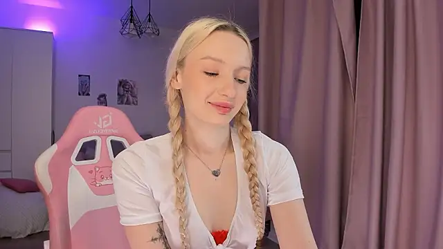 Tiffany Paw online show from March 2026 03:33:01 AM