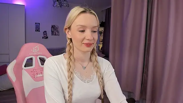 Tiffany Paw online show from March 2026 03:23:01 AM