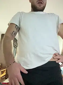 Snapshot of Andreiandu23 chatting on January 2026 08:12:01 PM Andreiandu23 online show from January 2026 08:12:01 PM