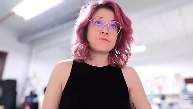 winestaindlips online show from November 2025 07:03:01 PM