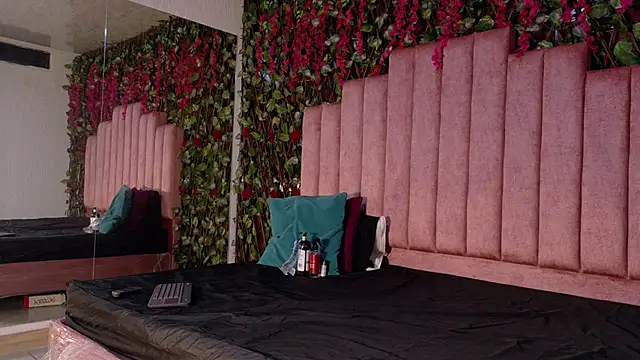 MiaJanss online show from December 2025 02:55:01 PM