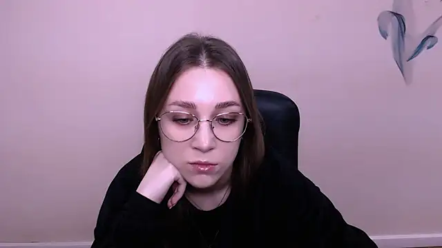 Snapshot of MillaTems_ chatting on December 2025 07:48:02 AM MillaTems online show from December 2025 07:48:02 AM