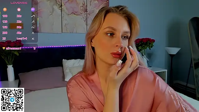 Snapshot of KiraRuiz chatting on February 2026 01:26:01 AM KiraRuiz online show from February 2026 01:26:01 AM