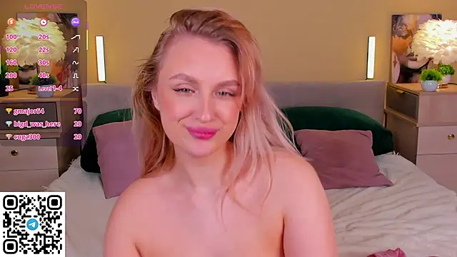 Snapshot of KiraRuiz chatting on February 2026 06:40:02 AM KiraRuiz online show from February 2026 06:40:02 AM