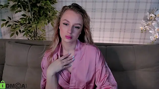 Snapshot of KiraRuiz chatting on February 2026 01:15:02 AM KiraRuiz online show from February 2026 01:15:02 AM