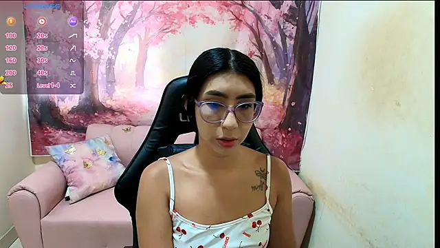 Snapshot of Emma_latinasexy18 chatting on February 2026 06:26:01 PM Emma latinasexy18 online show from February 2026 06:26:01 PM