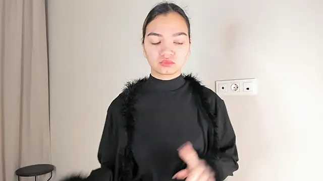 Snapshot of CoreenLuebbers chatting on November 2025 07:52:02 AM CoreenLuebbers online show from November 2025 07:52:02 AM