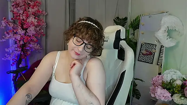 Snapshot of melissa___moore chatting on November 2025 06:01:01 AM melissa moore online show from November 2025 06:01:01 AM