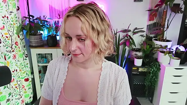 xzoeyryanx online show from February 2026 06:48:01 PM