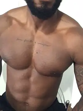 Snapshot of Nicolau_25 chatting on November 2025 08:03:01 PM Nicolau 25 online show from November 2025 08:03:01 PM