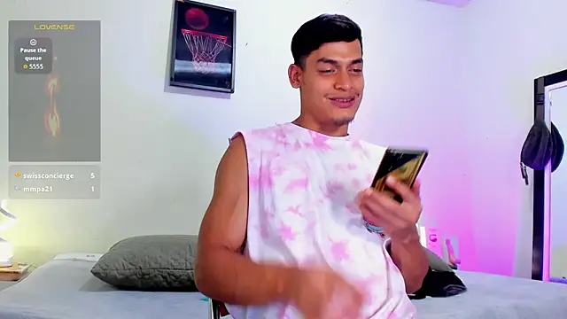 Snapshot of blorelopez chatting on April 2026 07:58:01 PM blorelopez online show from April 2026 07:58:01 PM