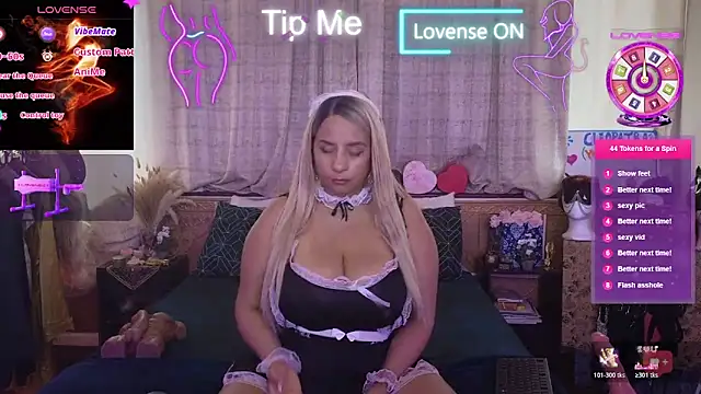 Snapshot of LaReineCleo chatting on February 2026 11:00:02 AM LaReineCleo online show from February 2026 11:00:02 AM