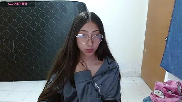 Snapshot of Nanylux chatting on April 2026 03:11:01 AM Nanylux online show from April 2026 03:11:01 AM