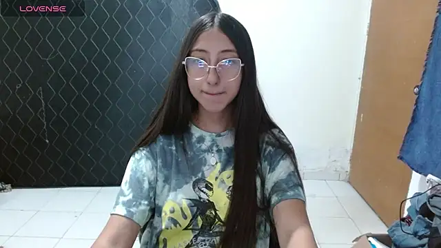 Snapshot of Nanylux chatting on May 2026 03:56:01 AM Nanylux online show from May 2026 03:56:01 AM