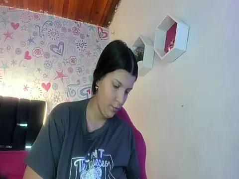 ISA RIVAS online show from November 2025 12:06:01 PM