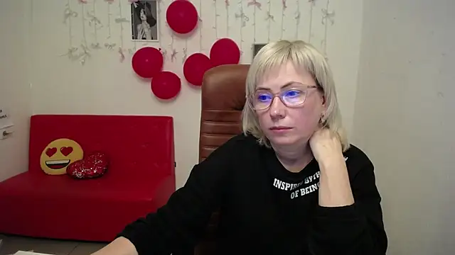 LaurenWishy online show from January 2026 01:04:01 PM