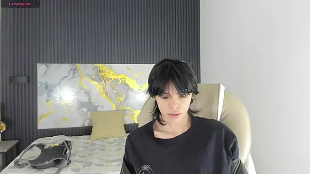 Sylasfrost online show from December 2025 07:10:02 PM