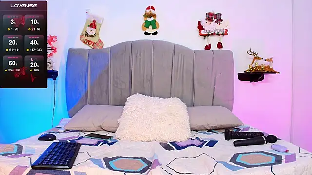 Maddy  Jones online show from December 2025 07:12:02 PM