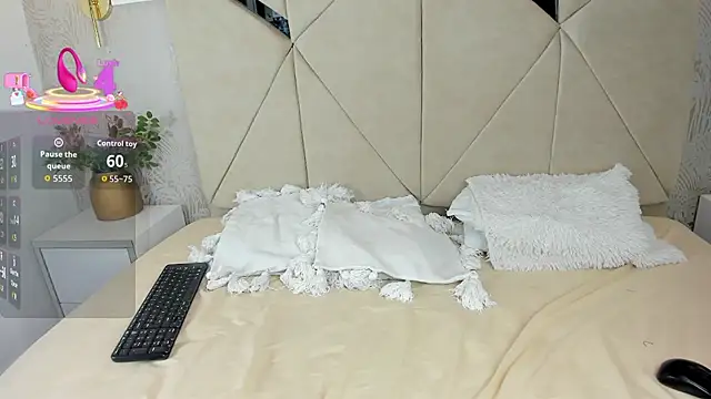 NathalieRoss1 online show from December 2025 10:05:01 PM