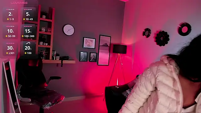 Violet Kumar online show from November 2025 08:23:02 PM