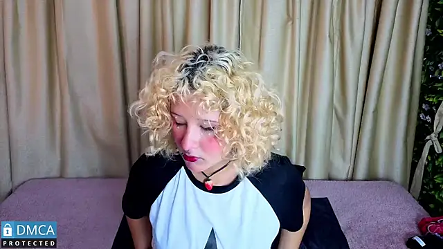 Snapshot of ahsly_Zam chatting on February 2026 03:02:01 AM ahsly Zam online show from February 2026 03:02:01 AM