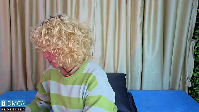 Snapshot of ahsly_Zam chatting on February 2026 03:03:02 AM ahsly Zam online show from February 2026 03:03:02 AM