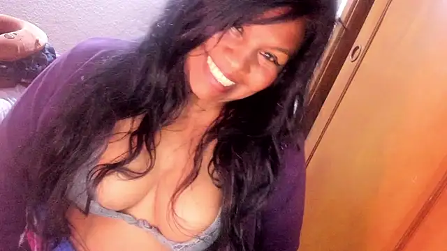 Snapshot of ebonycamelia chatting on June 2026 12:14:01 AM ebonycamelia online show from June 2026 12:14:01 AM