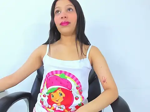 Snapshot of Mia_Scarlett18 chatting on November 2025 05:08:02 AM Mia Scarlett18 online show from November 2025 05:08:02 AM