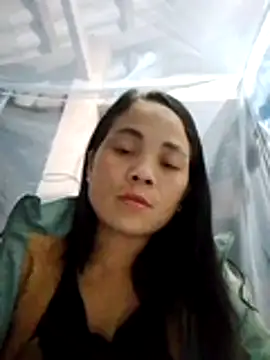 bela-hayes online show from December 2025 01:19:01 PM