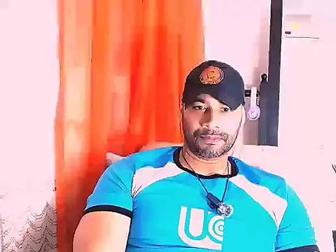 Snapshot of musclehetero chatting on May 2026 05:10:01 PM musclehetero online show from May 2026 05:10:01 PM