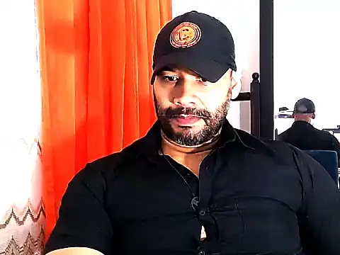 Snapshot of musclehetero chatting on May 2026 01:34:01 AM musclehetero online show from May 2026 01:34:01 AM