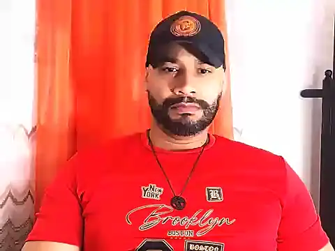 Snapshot of musclehetero chatting on May 2026 02:47:02 PM musclehetero online show from May 2026 02:47:02 PM